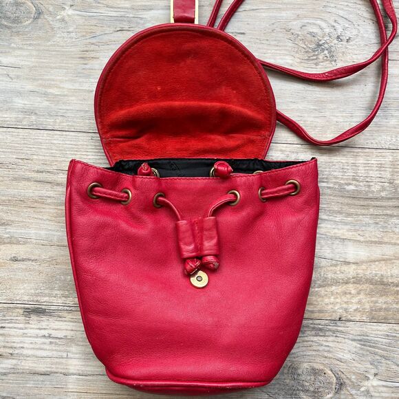 Vintage Leather Bag Lipstick Red 70s 90s Sopresa! Buckle Bucket Bag Small Funky - Picture 3 of 10